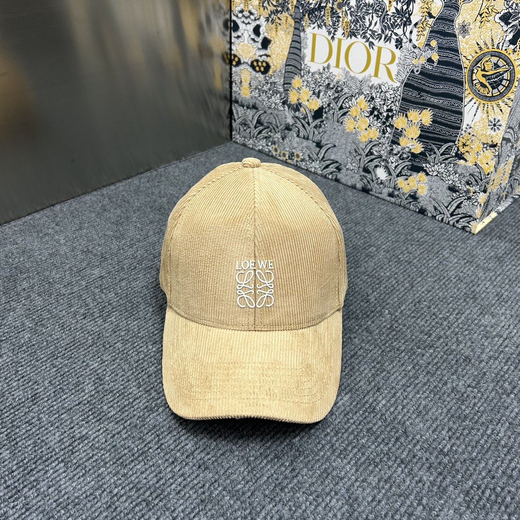 Loewe Caps